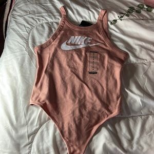 Nike top